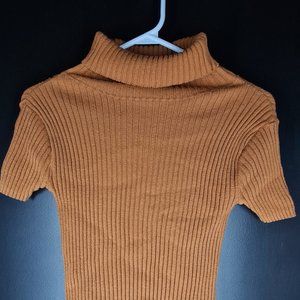 Ribbed turtleneck short-sleeve top, size S brown color